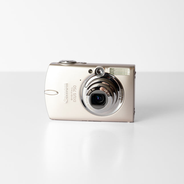 Canon IXUS 750