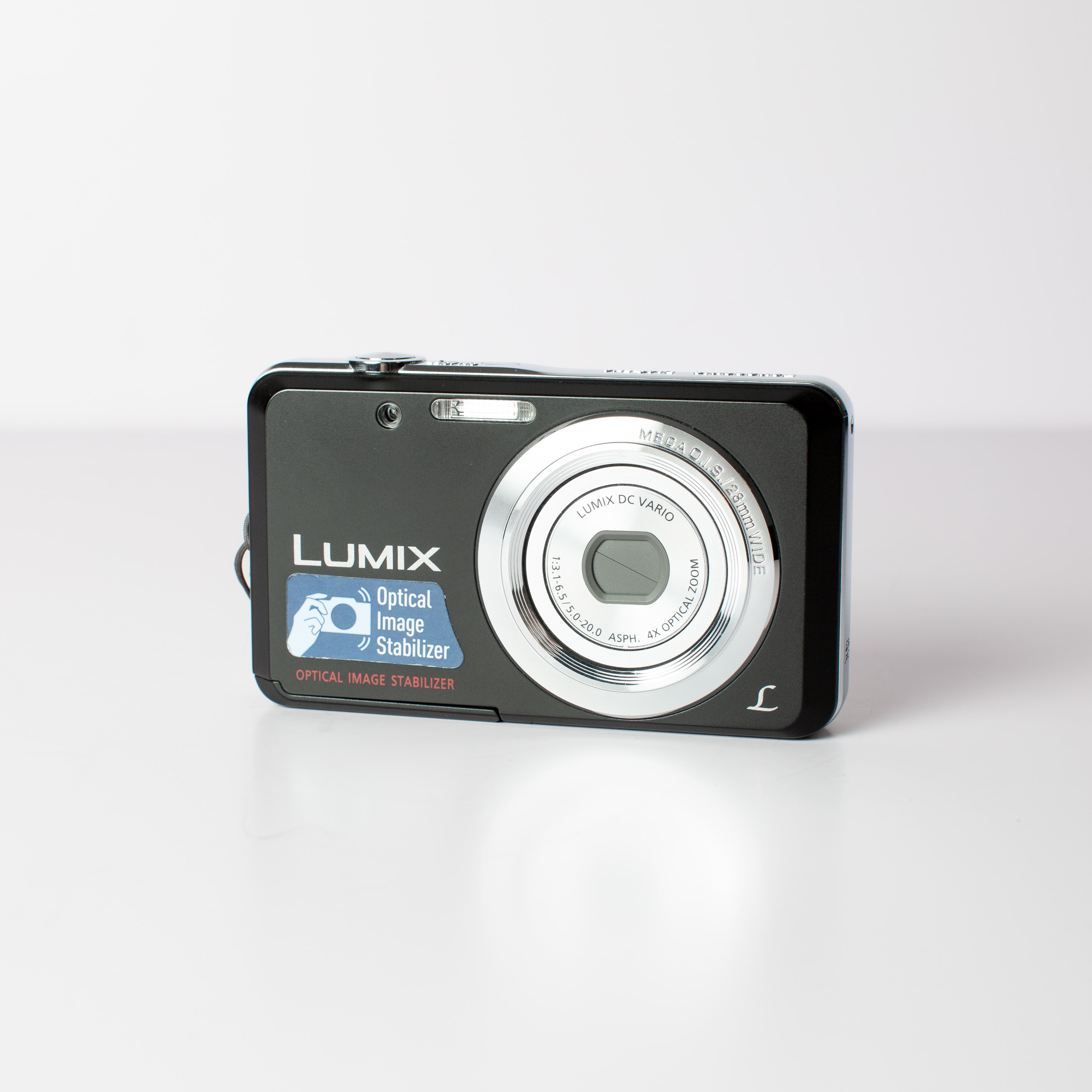 Panasonic Lumix DMC-FH4