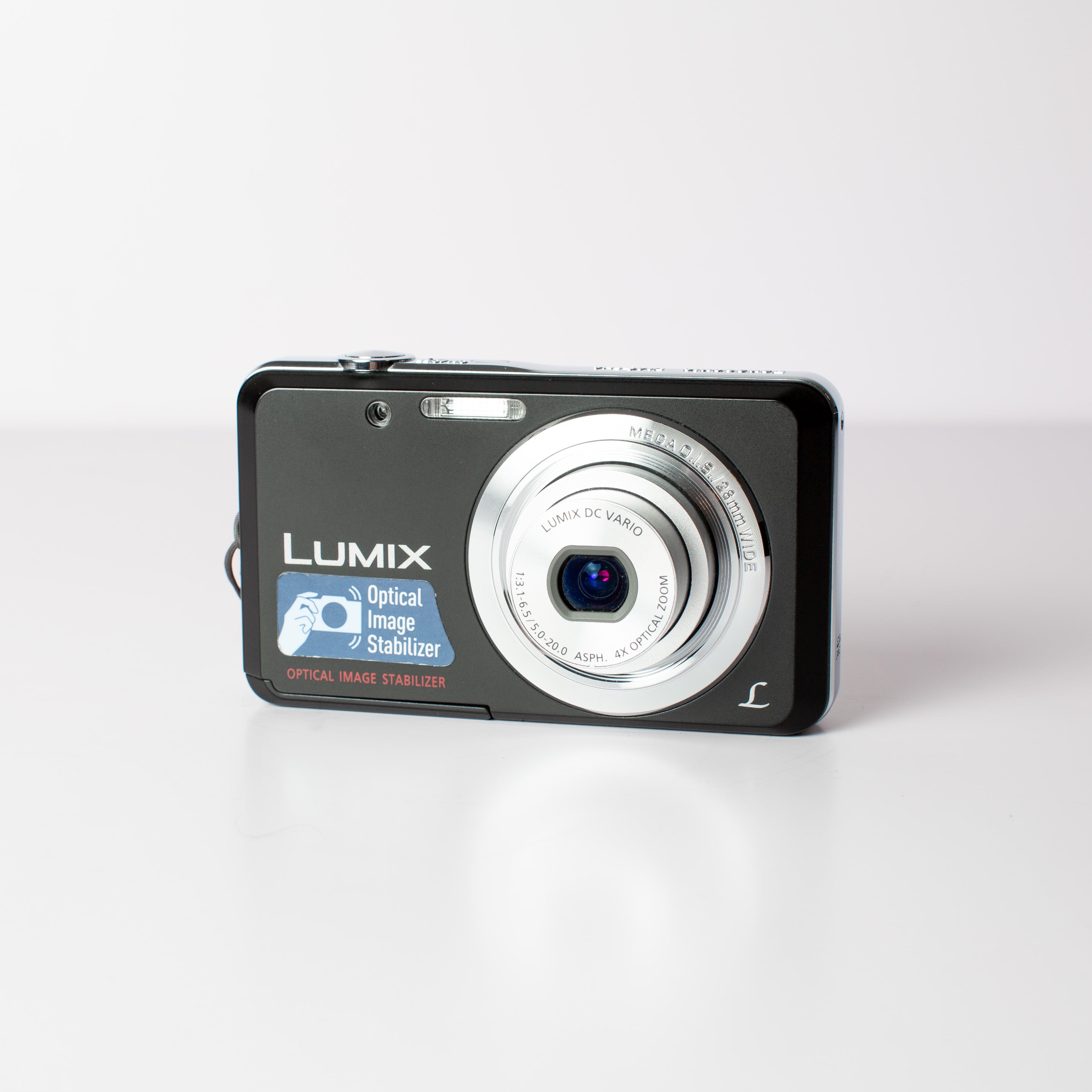 Panasonic Lumix DMC-FH4