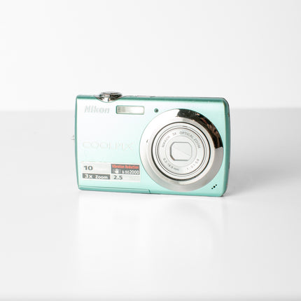 Nikon Coolpix S220