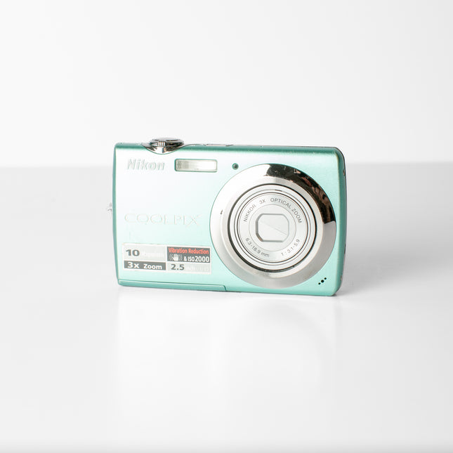Nikon Coolpix S220