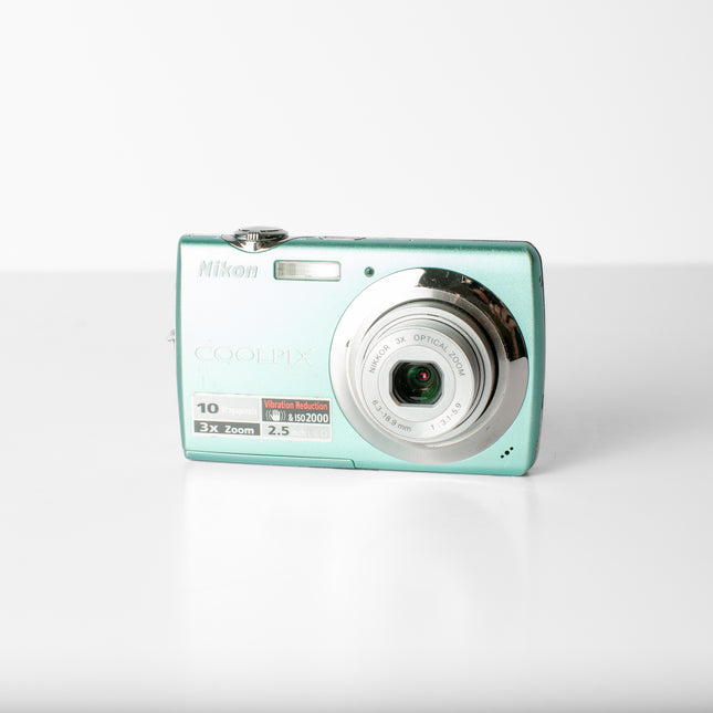 Nikon Coolpix S220